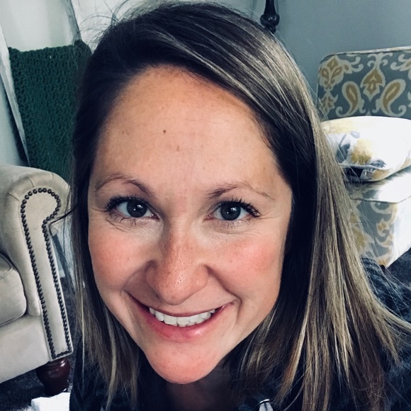 Meet your Posher, Emily - Picture 1 of 1